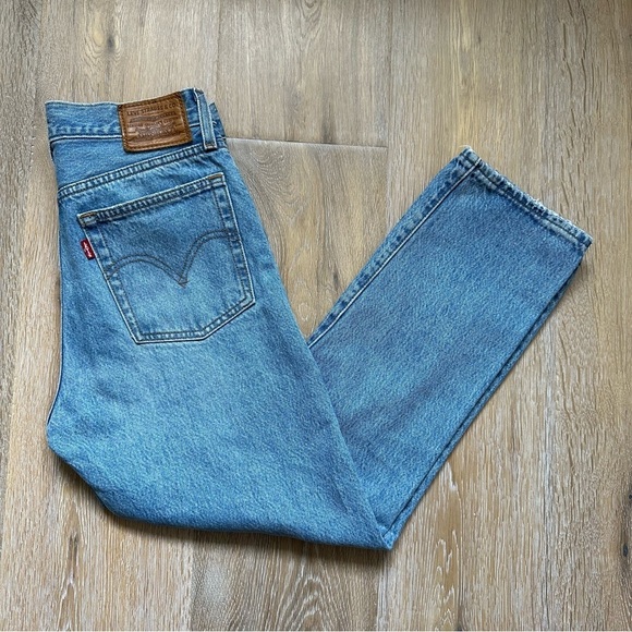 Levi's Wedgie Straight Jeans in Authentically Yours Wash Shredded - Size 25 - Picture 12 of 16